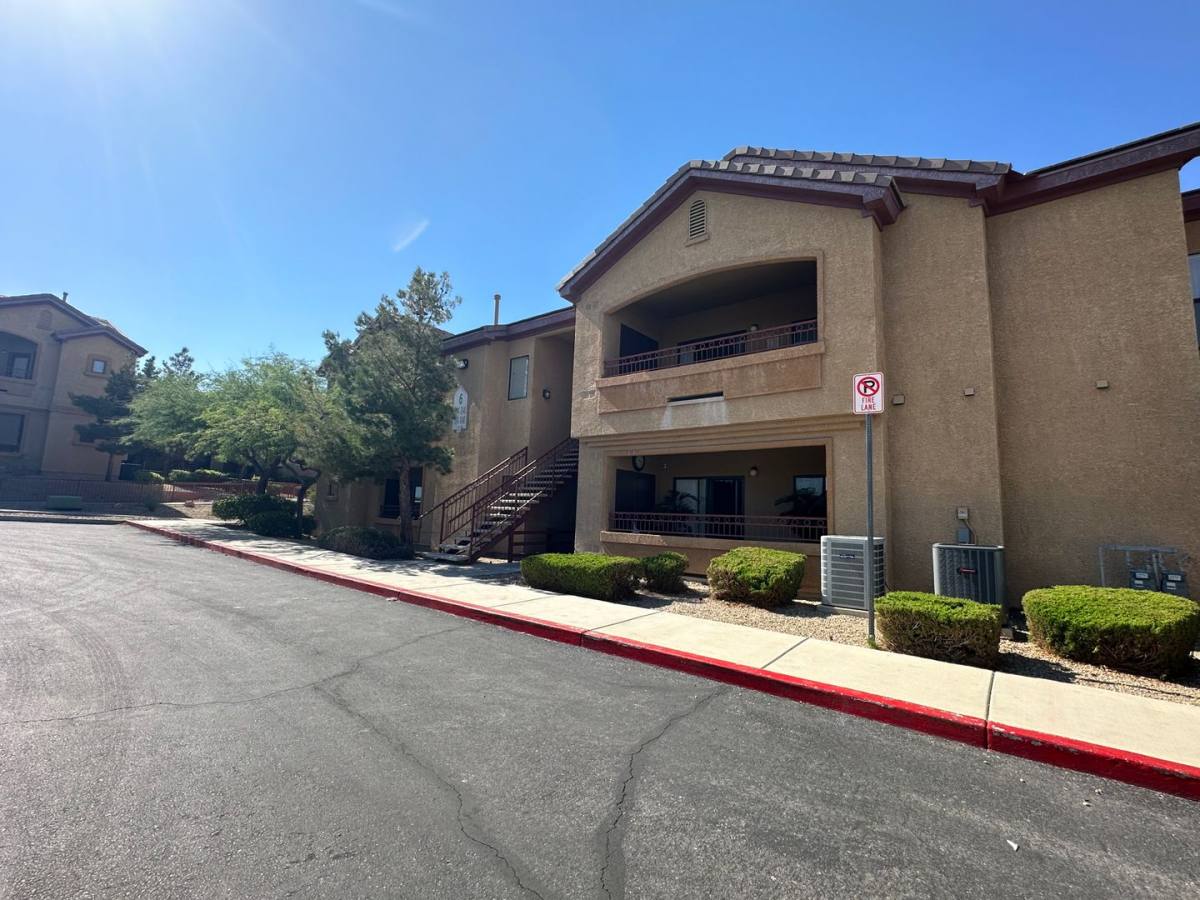 Condo for rent at 8250 N Grand Canyon Dr, Las Vegas, NV 89166