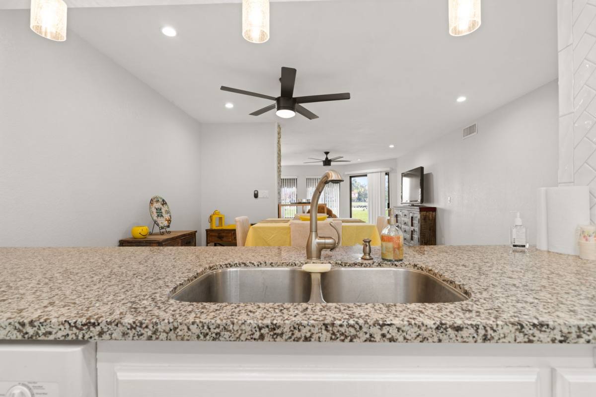 Condo for rent at 14500 Las Palmas Dr, Bakersfield, CA 93306