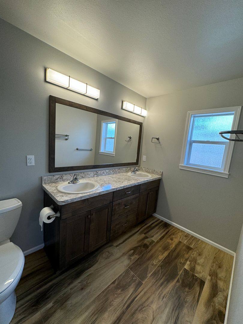 House for rent at 207 Addison Ave, Sutherlin, OR 97479