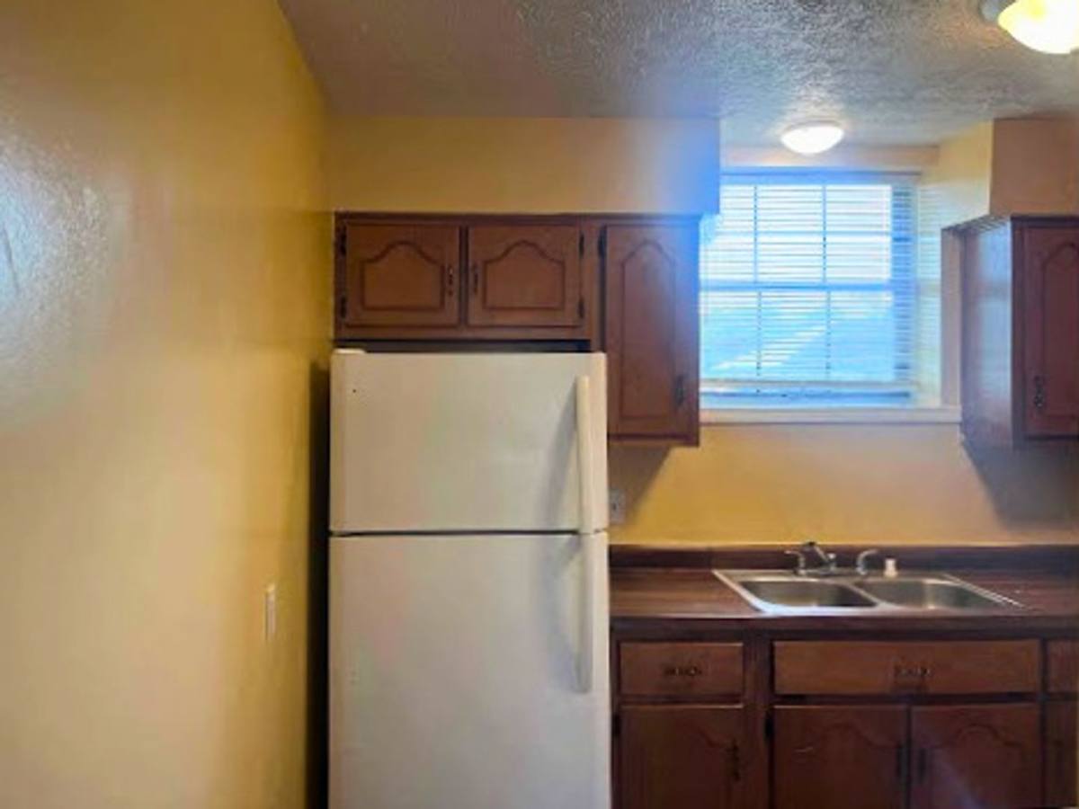 Apartment for rent at 102 Virgil Court, Radcliff, KY 40160