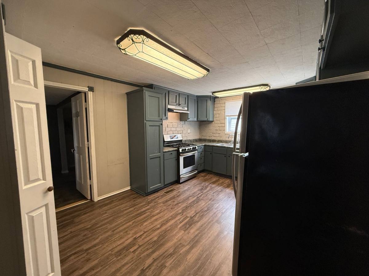 House for rent at 1325 S G St, Elwood, IN 46036