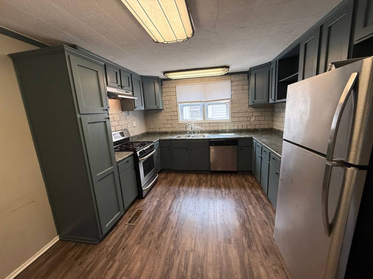 House for rent at 1325 S G St, Elwood, IN 46036