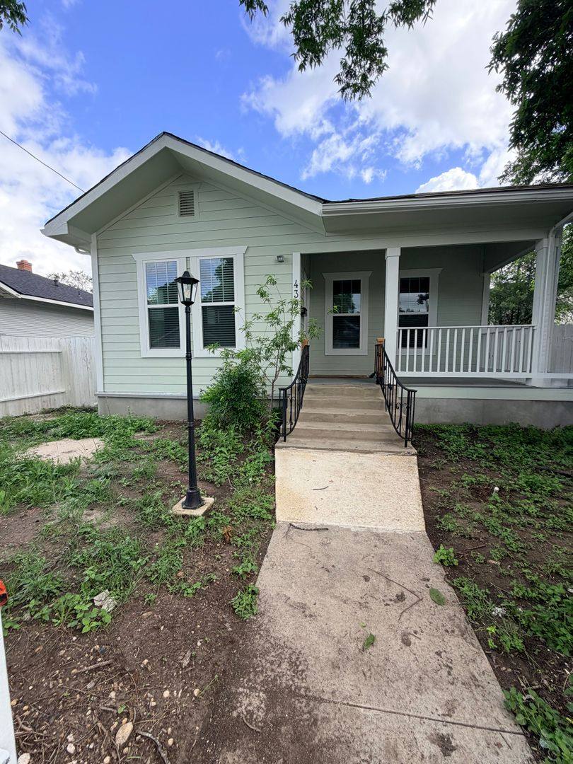 House for rent at 439 Dunning Ave, San Antonio, TX 78210
