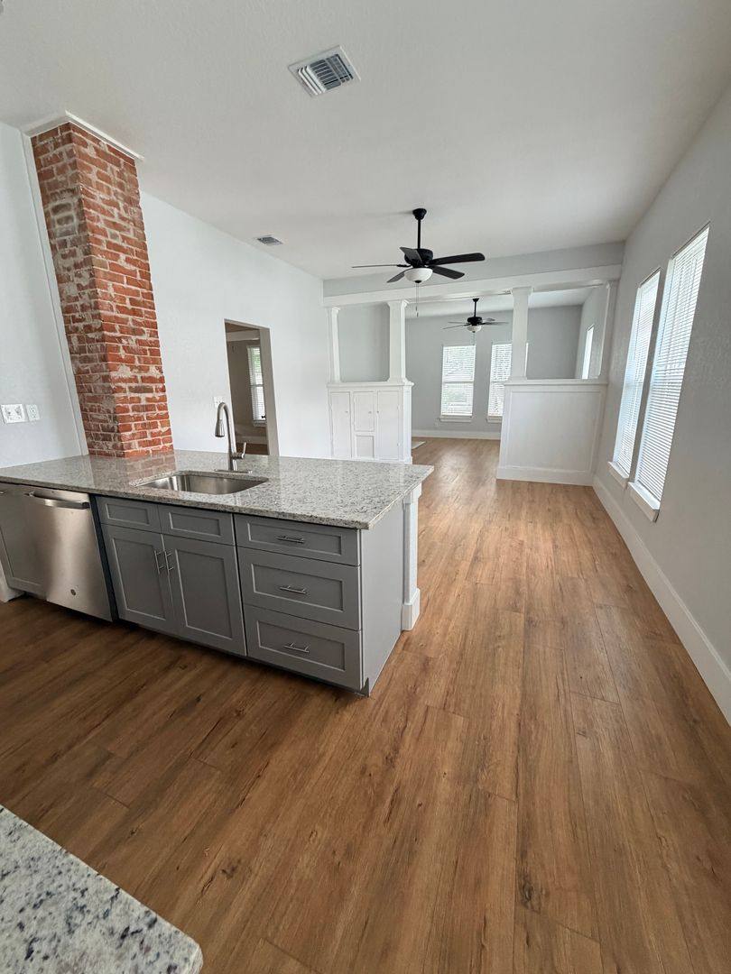 House for rent at 439 Dunning Ave, San Antonio, TX 78210