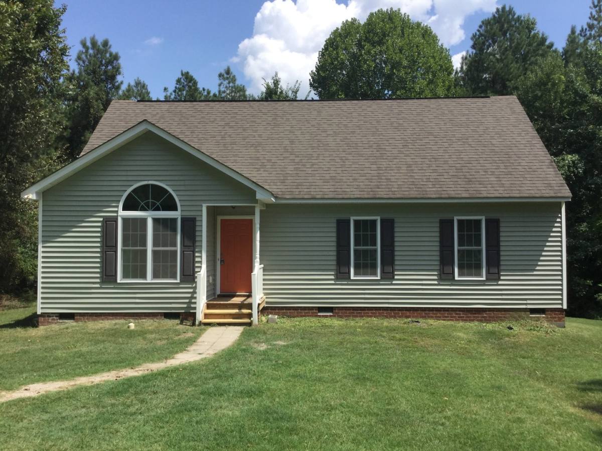 House for rent at 328 Virginia Lee Blvd, Blackstone, VA 23824
