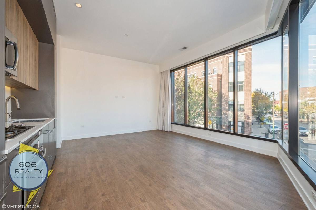 Apartment for rent at 3462 N Lincoln Ave, Chicago, IL 60657