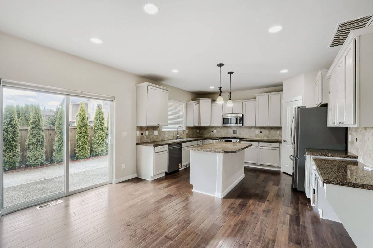 House for rent at 612 169th St SW, Lynnwood, WA 98037
