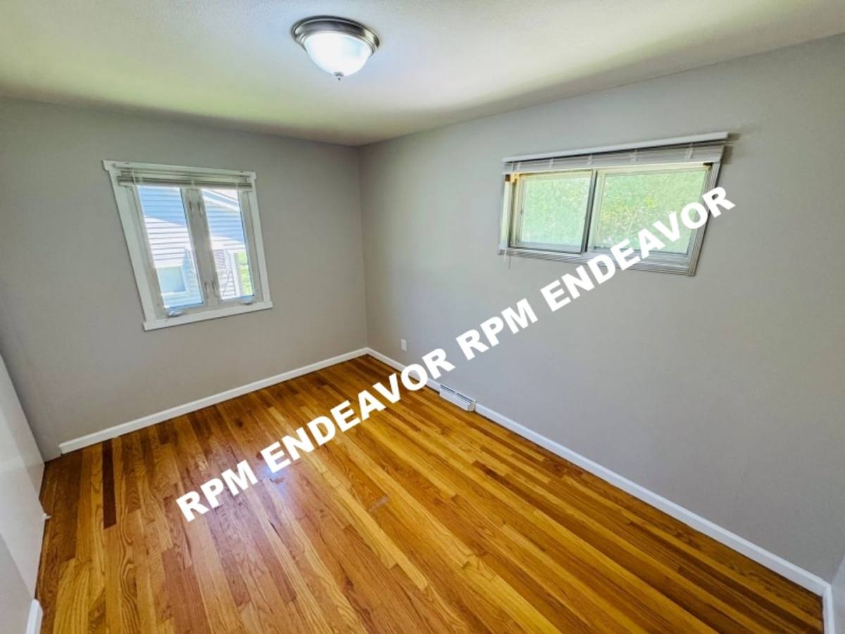 House for rent at 10052 Lilac Ave, Saint Louis, MO 63137
