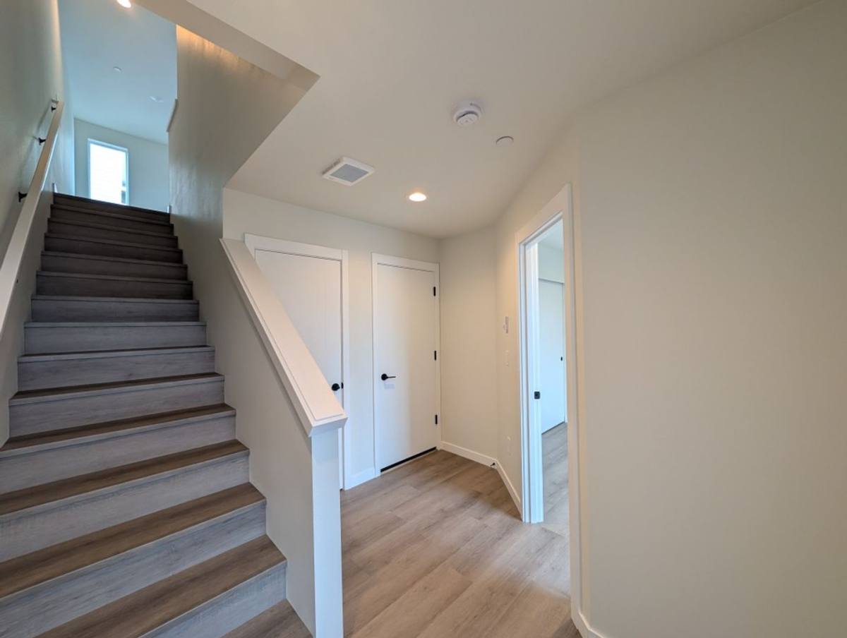 Townhouse for rent at 222 124th St SW, Everett, WA 98201