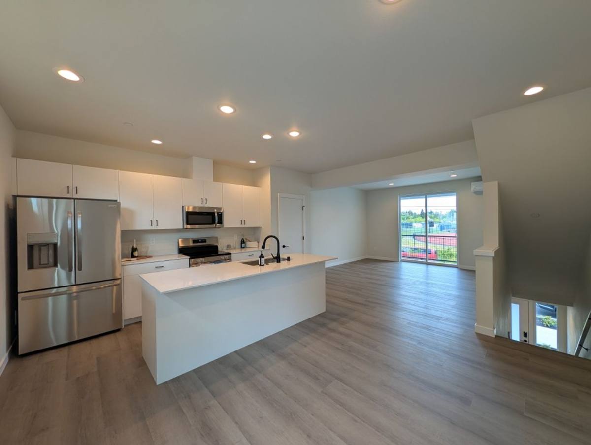Townhouse for rent at 222 124th St SW, Everett, WA 98201