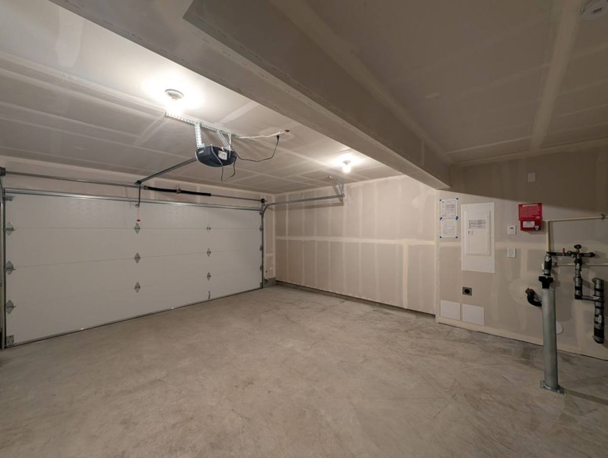 Townhouse for rent at 222 124th St SW, Everett, WA 98201