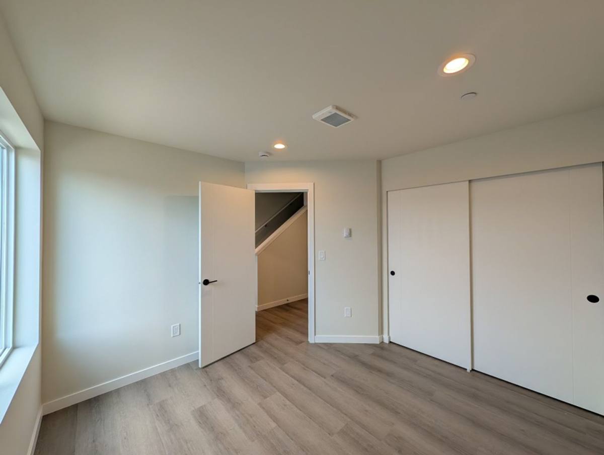 Townhouse for rent at 222 124th St SW, Everett, WA 98201
