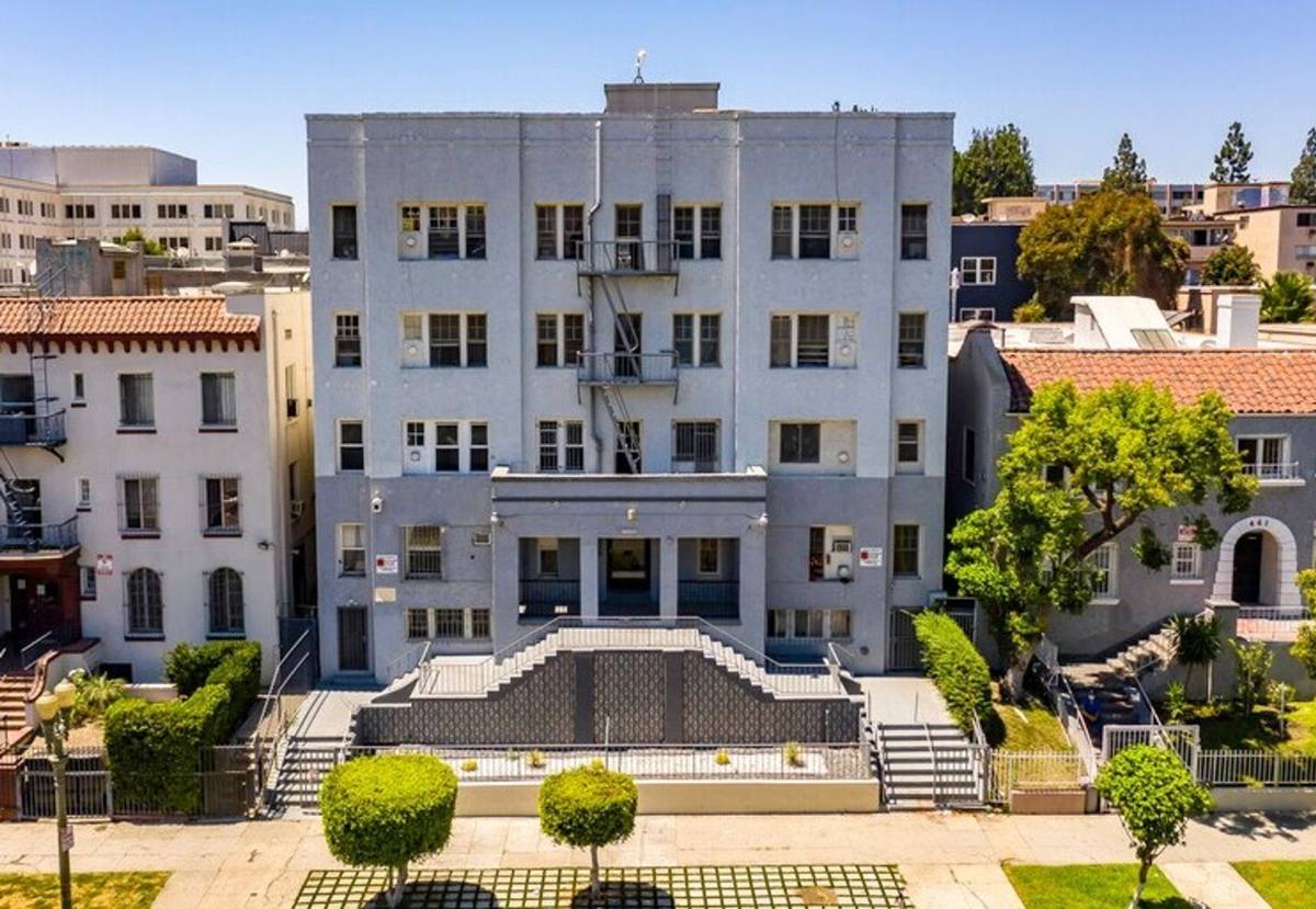 Apartment for rent at 447 S Rampart Blvd, Los Angeles, CA 90057