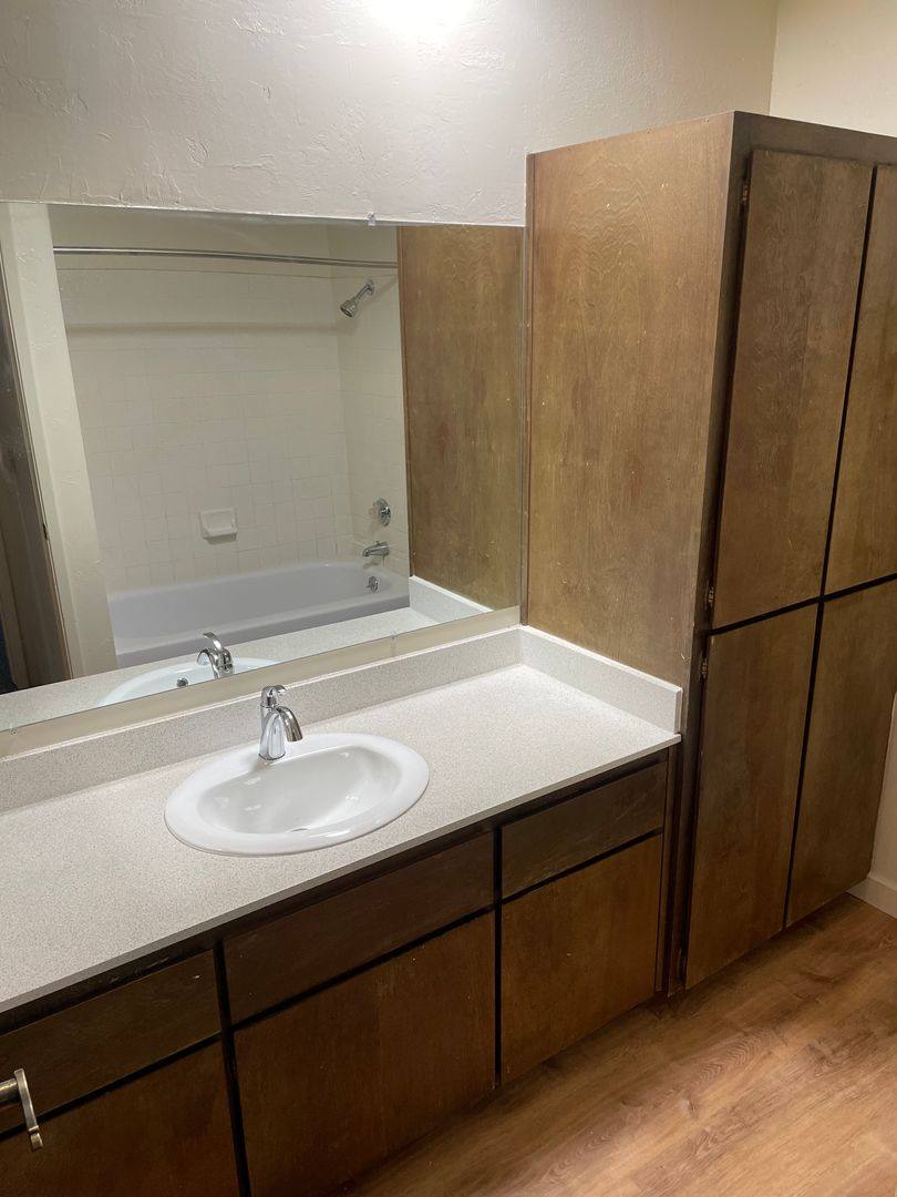 Apartment for rent at 2421 I St, Sacramento, CA 95816
