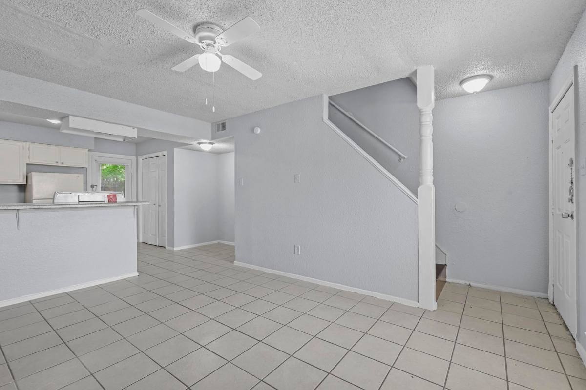 Apartment for rent at 302 N Race St, Fort Worth, TX 76140