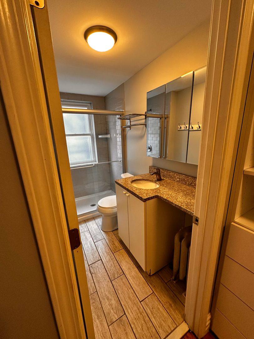 Apartment for rent at 4245 W Pine Blvd, Saint Louis, MO 63108