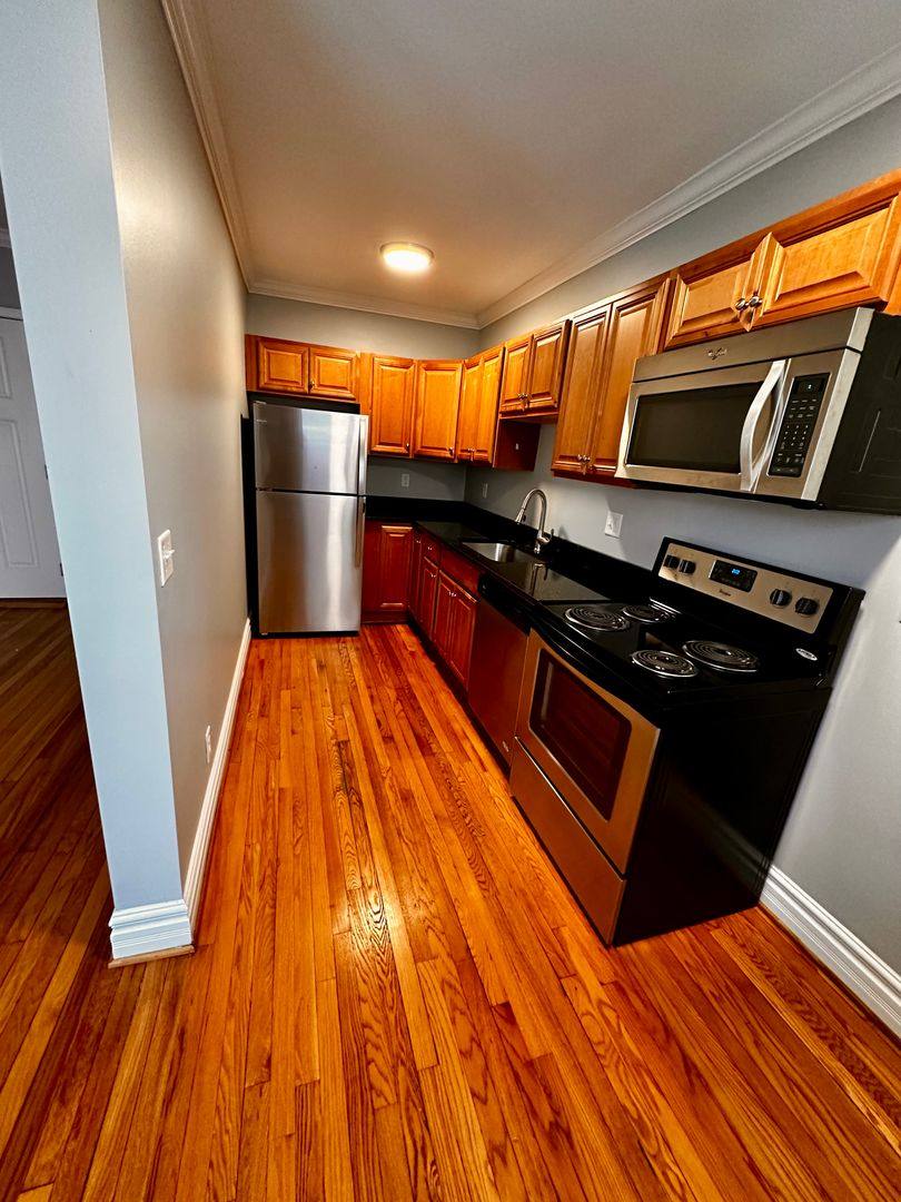 Apartment for rent at 4245 W Pine Blvd, Saint Louis, MO 63108