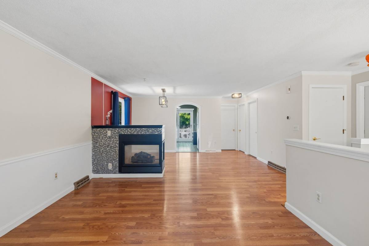 House for rent at 290 Tremont St, Springfield, MA 01104