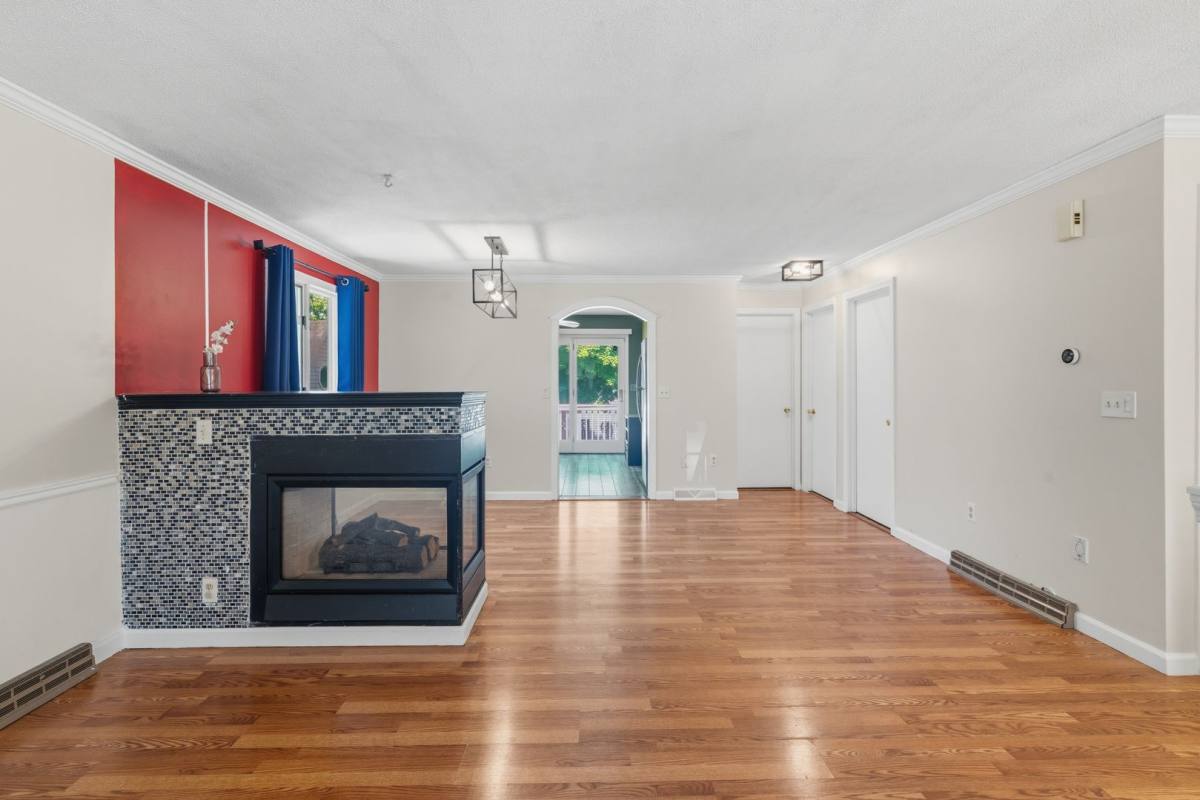 House for rent at 290 Tremont St, Springfield, MA 01104