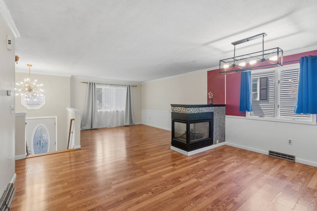 House for rent at 290 Tremont St, Springfield, MA 01104