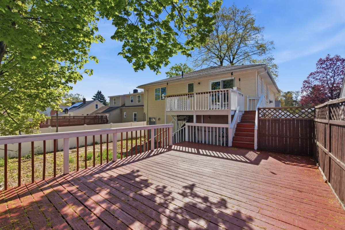 House for rent at 290 Tremont St, Springfield, MA 01104
