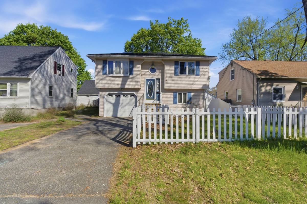 House for rent at 290 Tremont St, Springfield, MA 01104