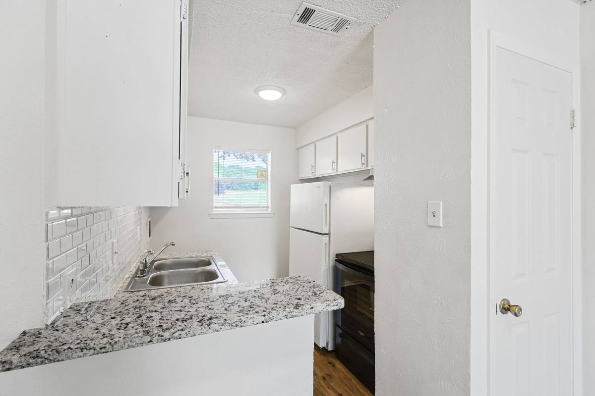 Apartment for rent at 2637 W Randol Mill Rd, Arlington, TX 76012