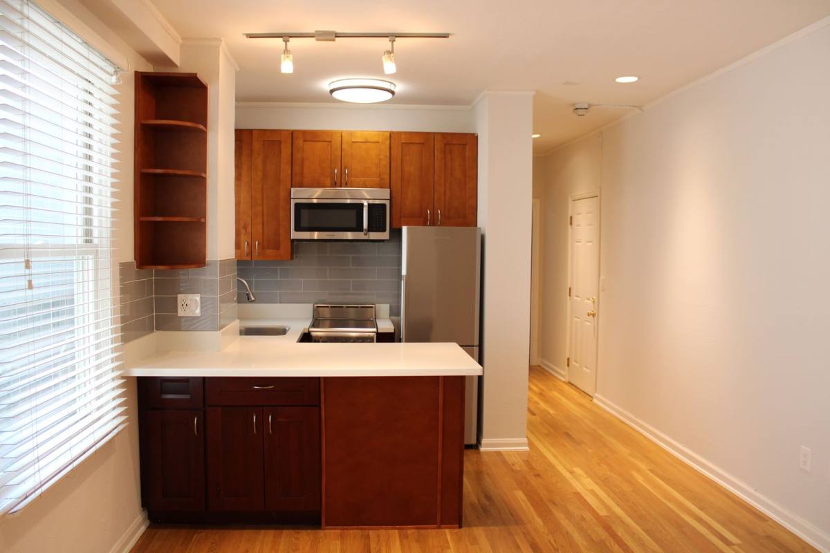 Apartment for rent at 1918 Lakeshore Ave, Oakland, CA 94606