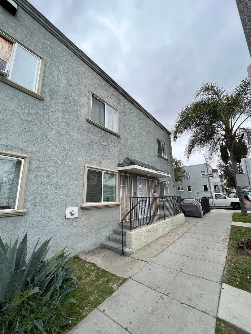 Apartment for rent at 417-453 W Cowles St, Long Beach, CA 90813