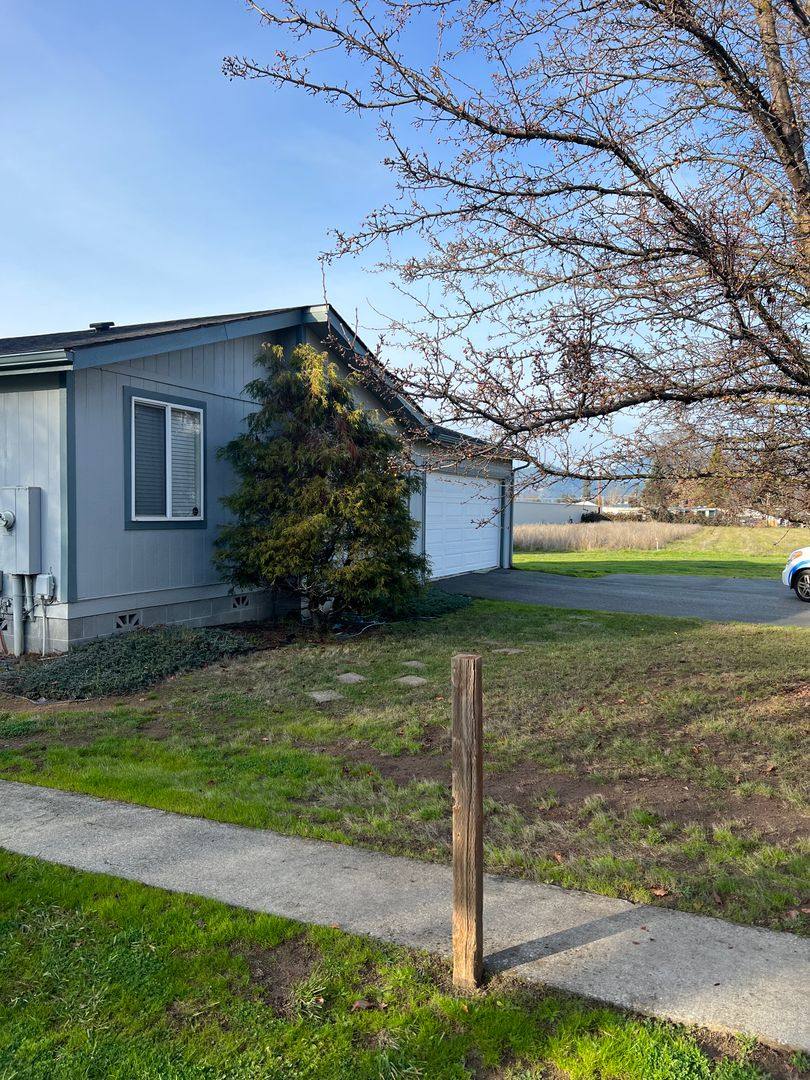 Apartment for rent at 1280 #1290, Grants Pass, OR 97527