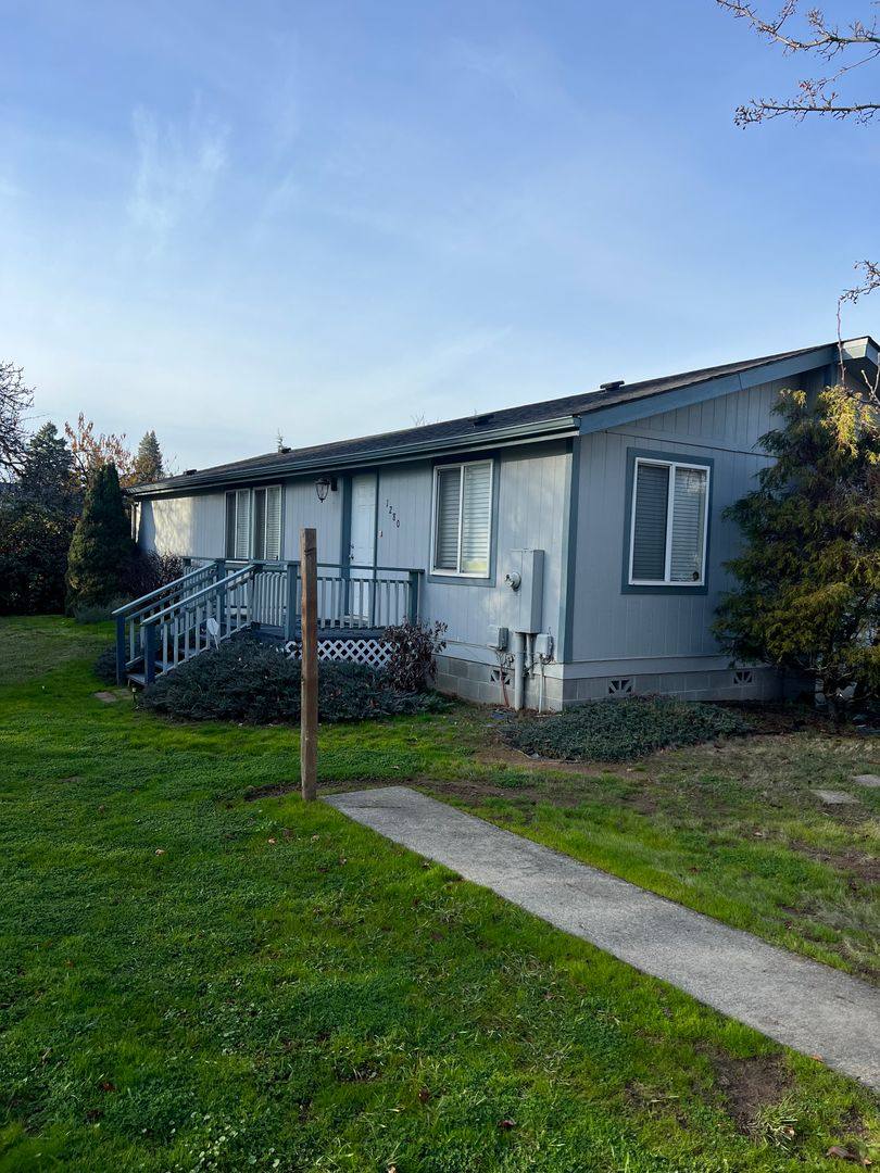 Apartment for rent at 1280 #1290, Grants Pass, OR 97527
