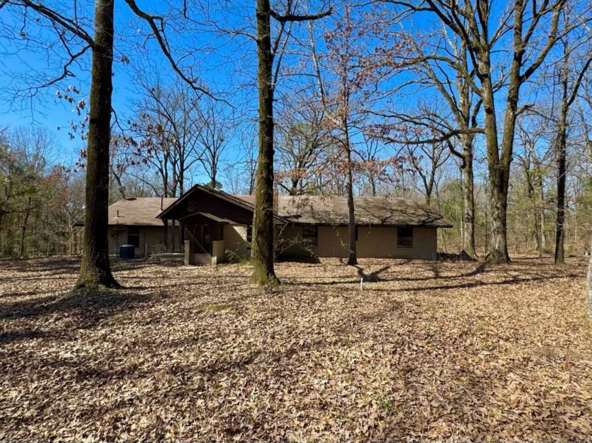 House for rent at 6226 Summerhill Rd, Texarkana, TX 75503