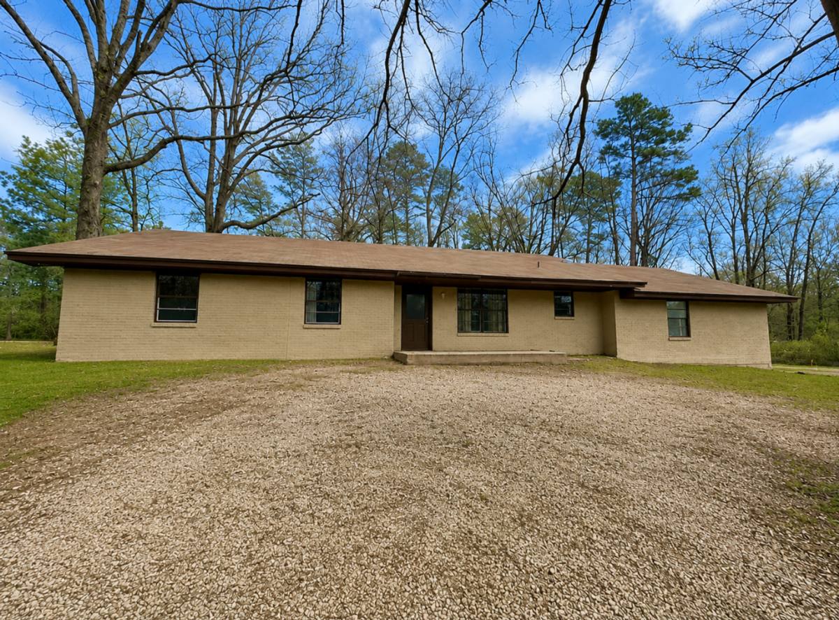 House for rent at 6226 Summerhill Rd, Texarkana, TX 75503