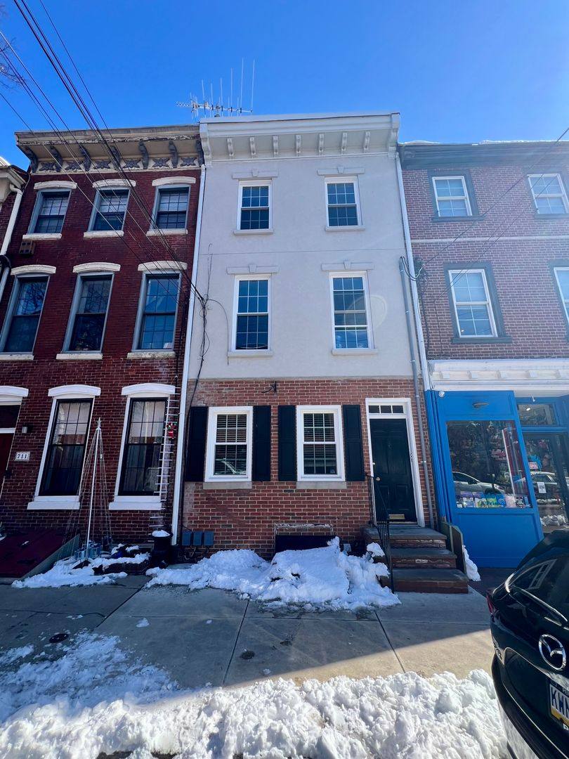 Apartment for rent at 713 S 2nd St, Philadelphia, PA 19147