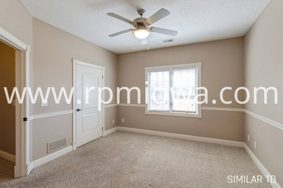 Apartment for rent at 14115 Airline Ave, Urbandale, IA 50323