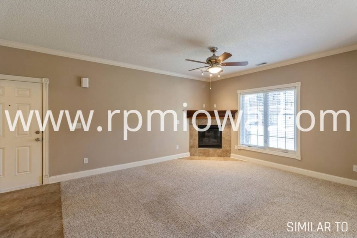 Apartment for rent at 14115 Airline Ave, Urbandale, IA 50323