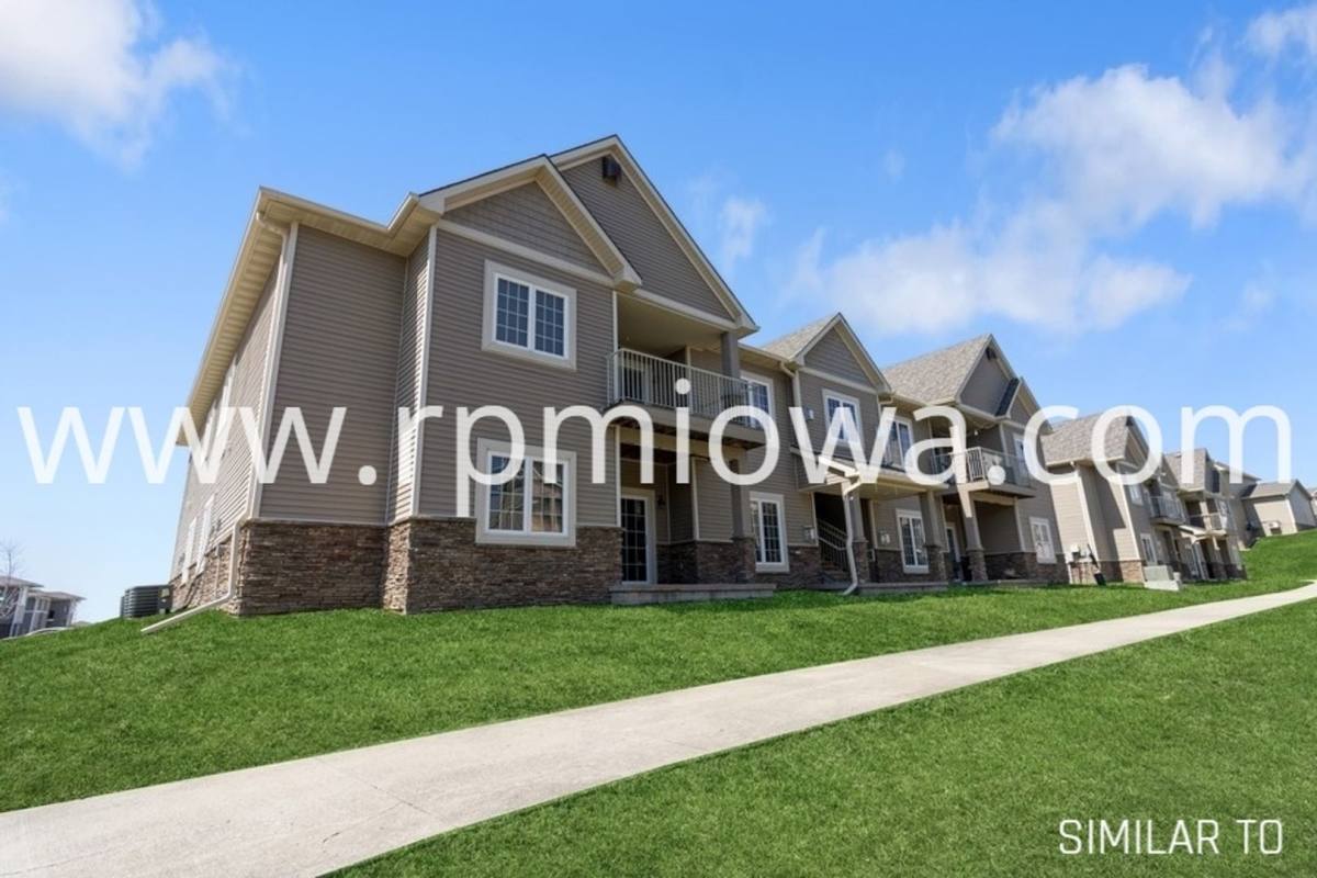 Apartment for rent at 14115 Airline Ave, Urbandale, IA 50323