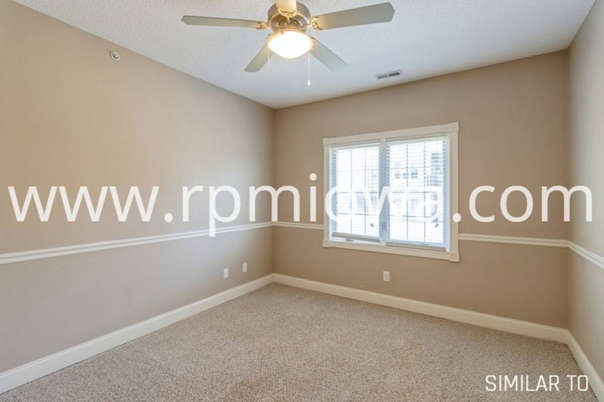 Apartment for rent at 14115 Airline Ave, Urbandale, IA 50323
