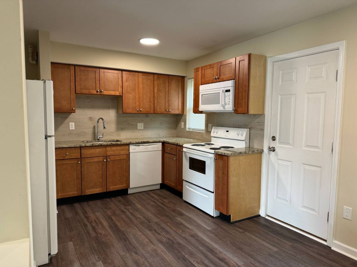 Apartment for rent at 2345 Carmine St, Charlotte, NC 28206