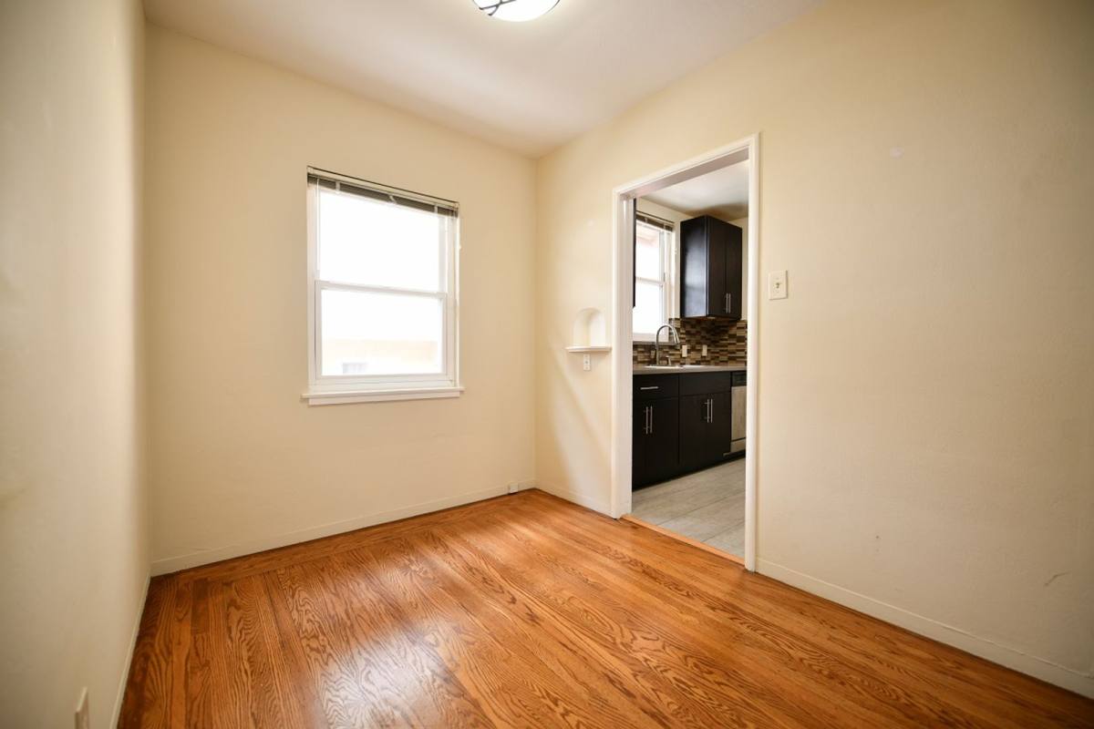 Apartment for rent at 275 Macarthur Blvd, Oakland, CA 94610