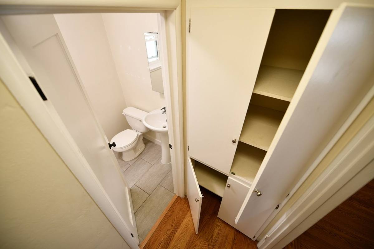 Apartment for rent at 275 Macarthur Blvd, Oakland, CA 94610