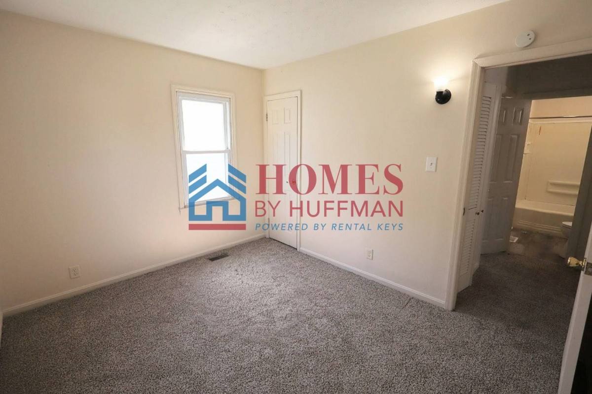 House for rent at 1413 E Illinois St, Evansville, IN 47711