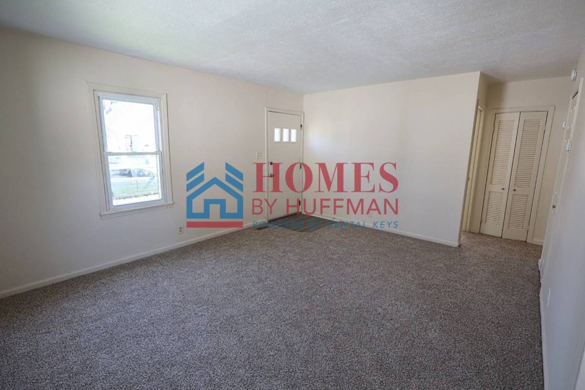 House for rent at 1413 E Illinois St, Evansville, IN 47711