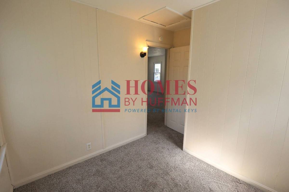 House for rent at 1413 E Illinois St, Evansville, IN 47711