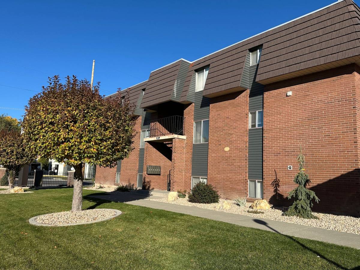 Apartment for rent at 929 E 3745 S, Salt Lake City, UT 84106