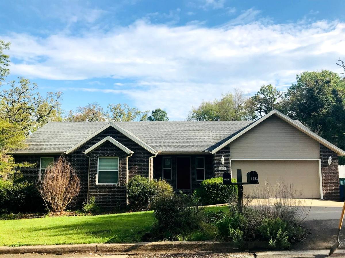 House for rent at 1652 Cedar St, Fayetteville, AR 72703