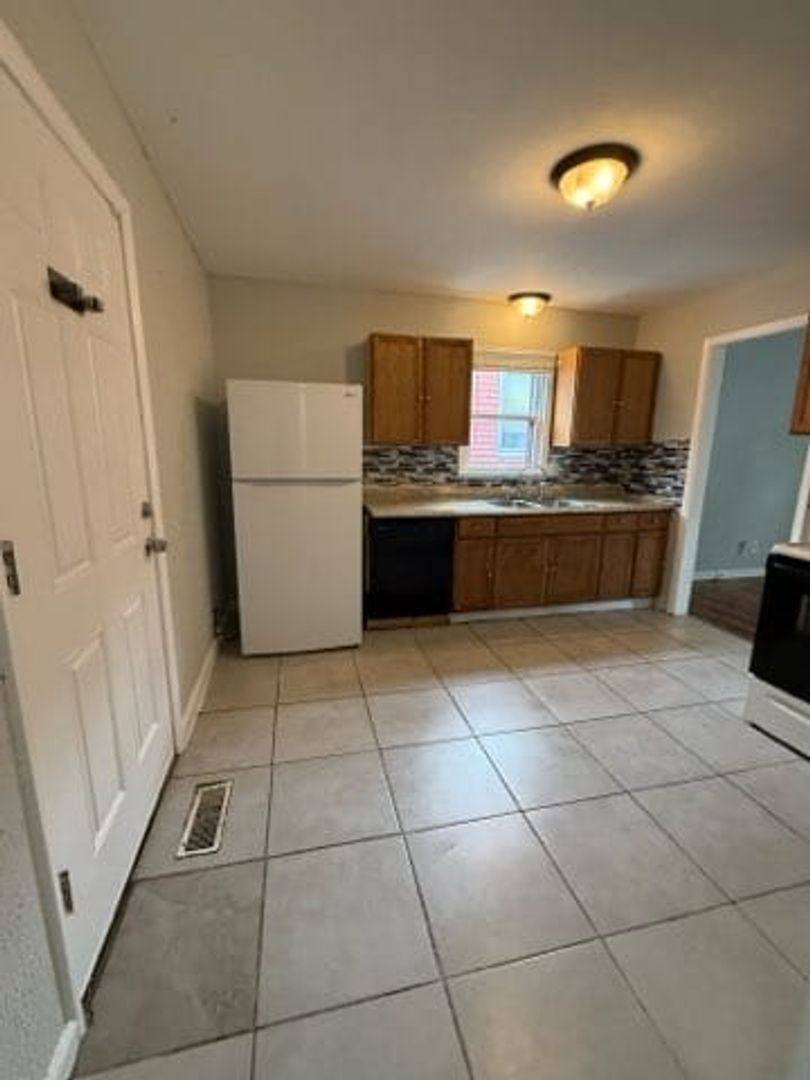 House for rent at 6626 College Ave, Kansas City, MO 64132