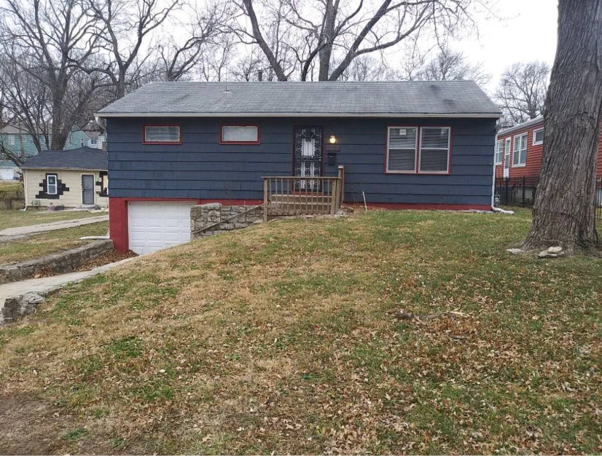 House for rent at 6626 College Ave, Kansas City, MO 64132