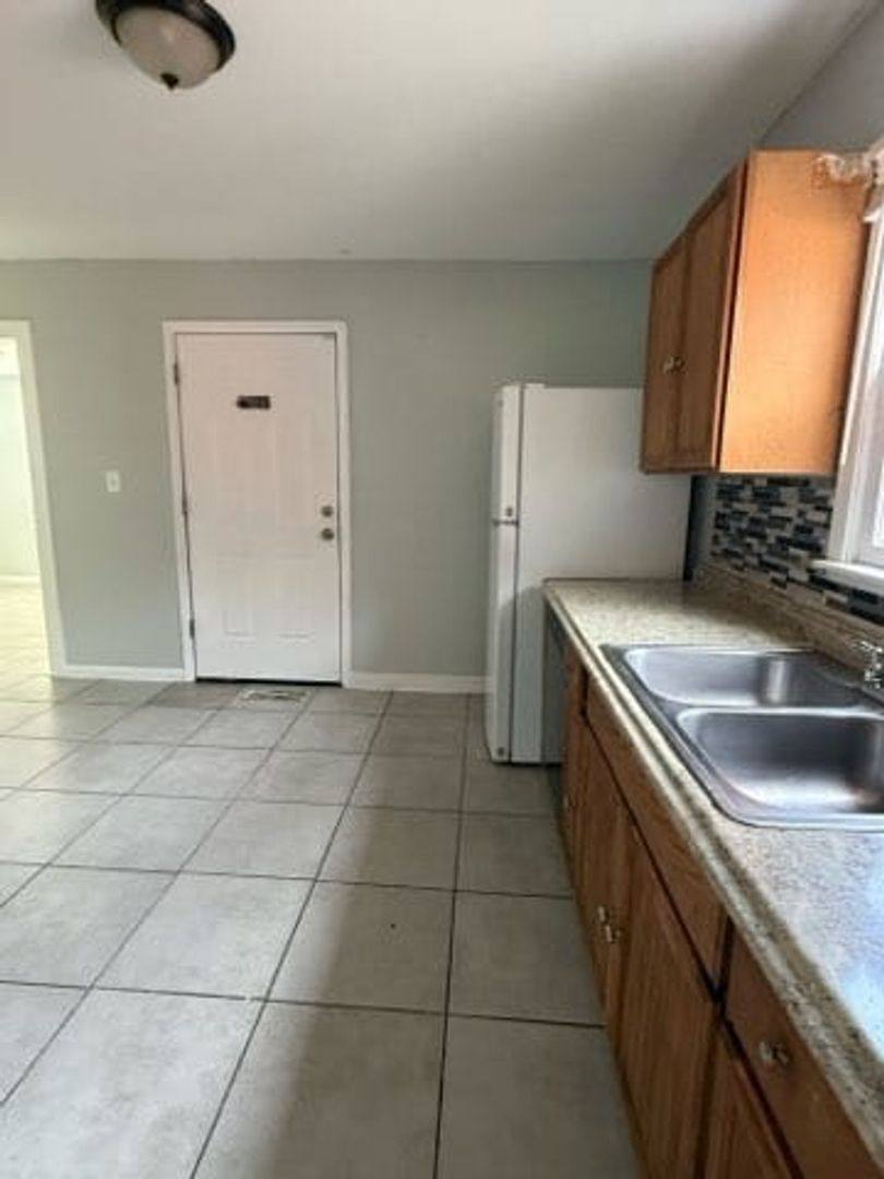 House for rent at 6626 College Ave, Kansas City, MO 64132