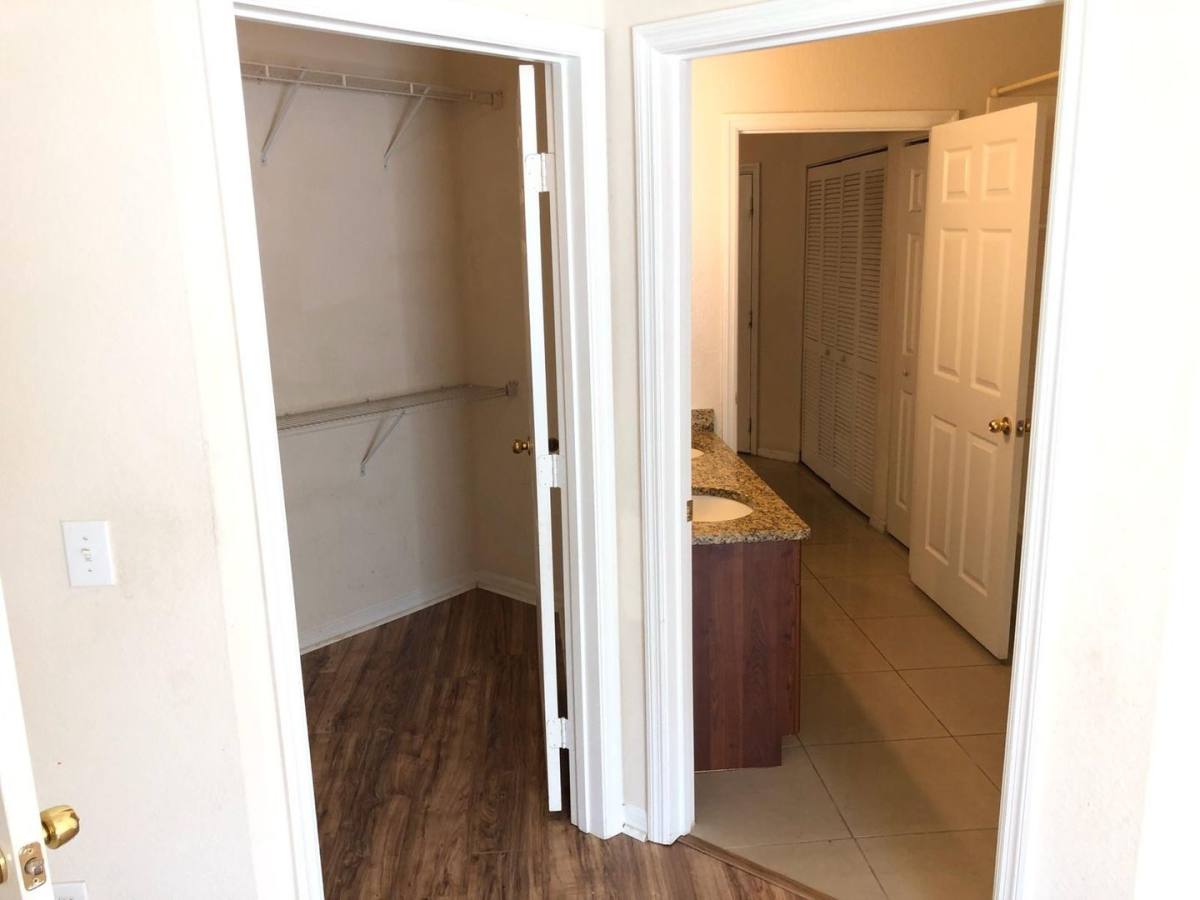 Apartment for rent at 3589 Conroy Rd, Orlando, FL 32839